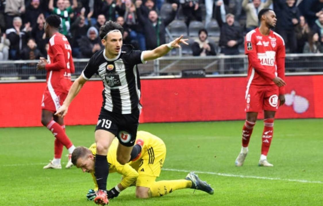 马赛客场战胜里昂，取得法甲联赛连胜