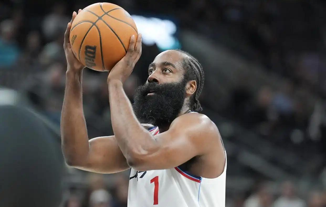 德罗巴关键节点势不可挡，快船带队取胜！